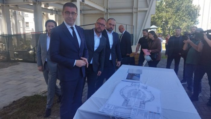 МИЦКОСКИ: Голтари кои станаа милионери пак сакаат да ја клекнат Македонија на колена, но мина времето на нивните најскапи вакцини