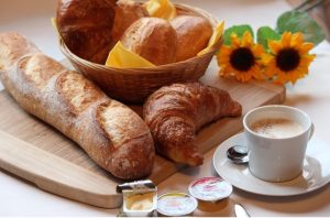 КОЈА ХРАНА Е НАЈЛОШ ИЗБОР ЗА ПОЈАДОК? Го зголемува холестеролот и триглицеридите