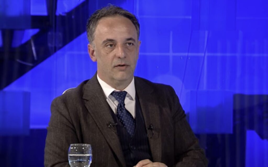 Алиу во „Клик Плус“: Во болница имаме апарат вреден 1 милион евра, а сè уште не е пуштен во употреба – ми рекоа да не го допирам