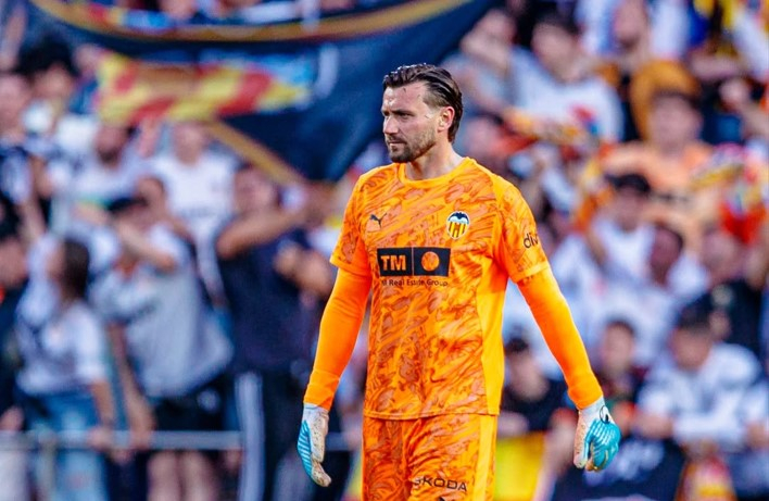 Валенсија го величи Столе со компилација од 5 одбрани