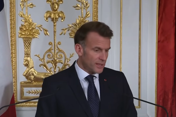 Трамп вели дека Брижит лошо се однесува со Макрон, а францускиот претседател се јави со коментар