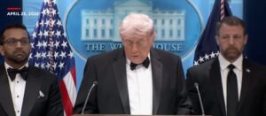 (ВИДЕО) Трамп по пукањето: Нема да ме одвратат од војната во Иран