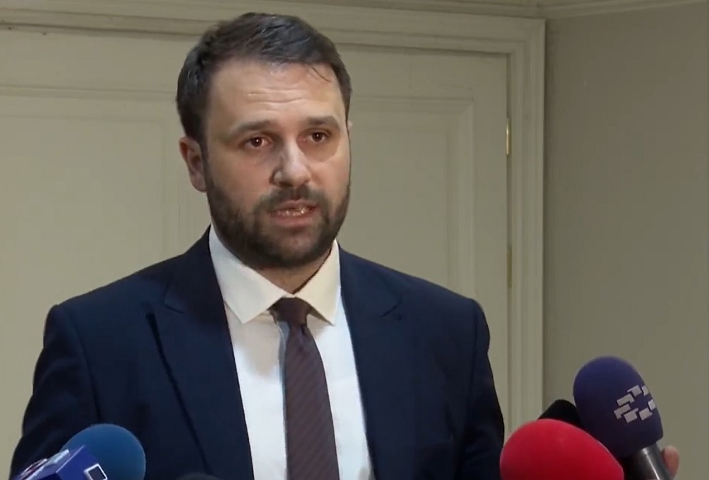 Дурмиши: Владината кошничка е за 13 отсто поевтина од синдикалната, следиме дали трговците ги зголемуваат маржите