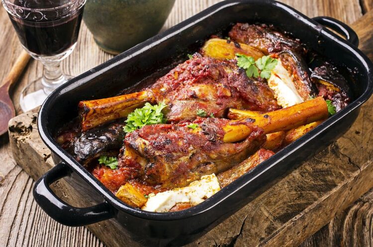 РЕЦЕПТ НА ДЕНОТ: Без грешки и комплицирана подготовка – велигденско јагнешко