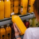 Биохемичарка предупредува на ознаката „без додаден шеќер“: Што значи тоа и како ги манипулира потрошувачите