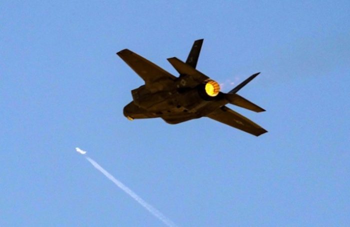 ИРАН СОБОРИ УШТЕ ЕДЕН Ф-35 НА САД: Нема информации за судбината на пилотот поради целосното уништување на авионот