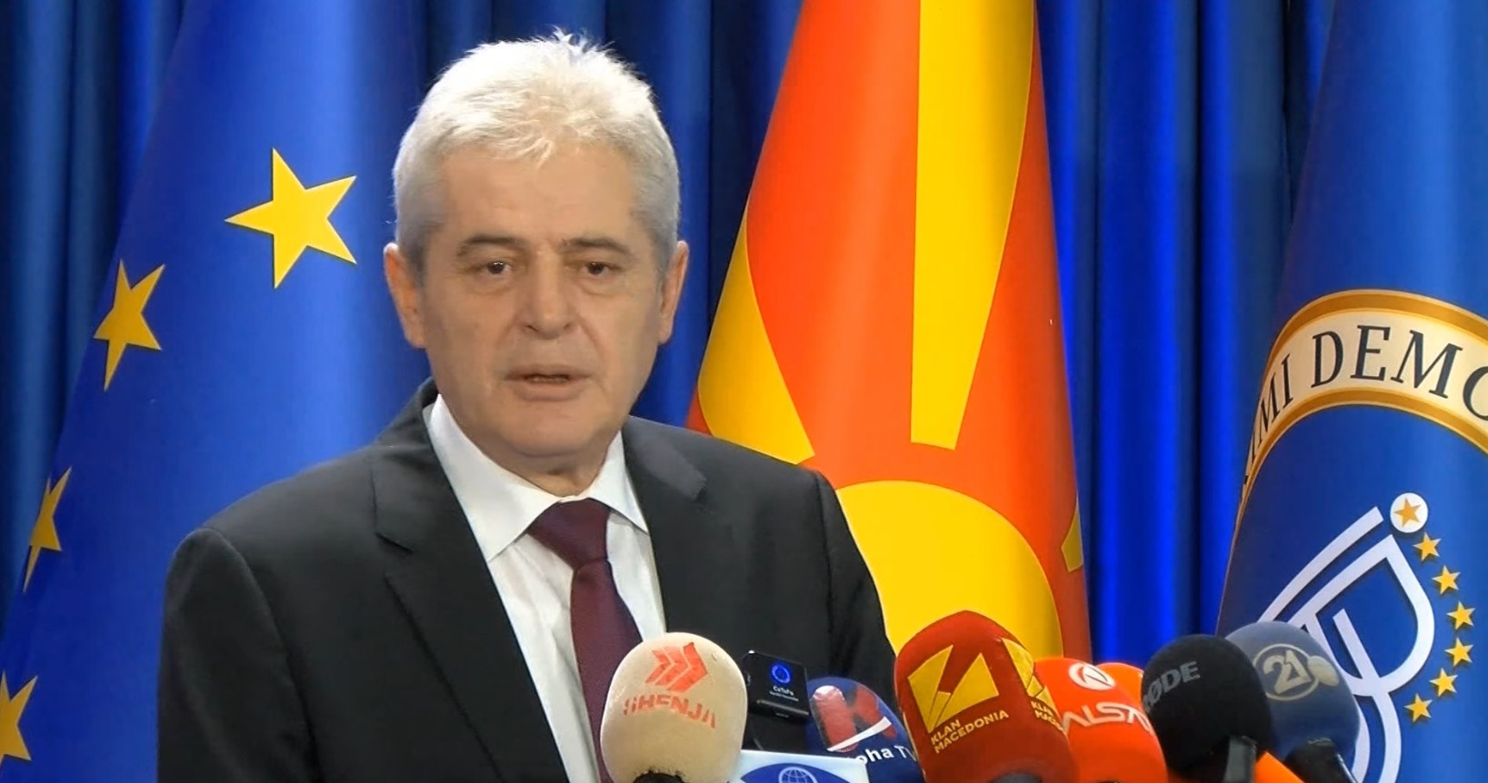 Ахмети: Секој што ќе го допре албанскиот јазик ќе добие одговор