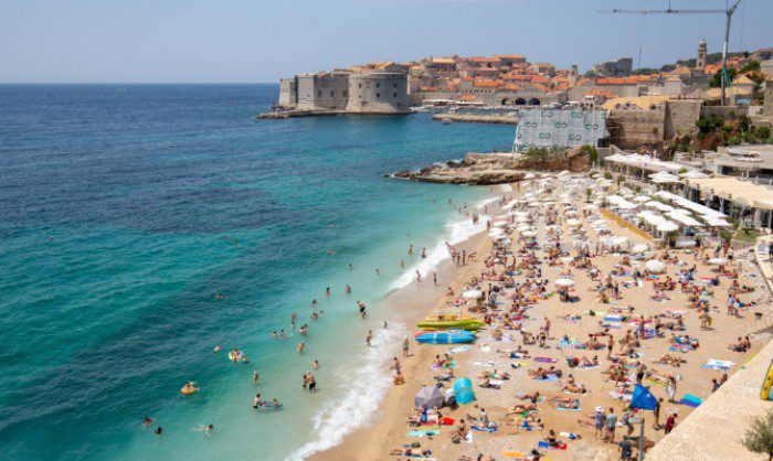 Сакате да работите во Хрватска? Ќе мора да полагате хрватски јазик