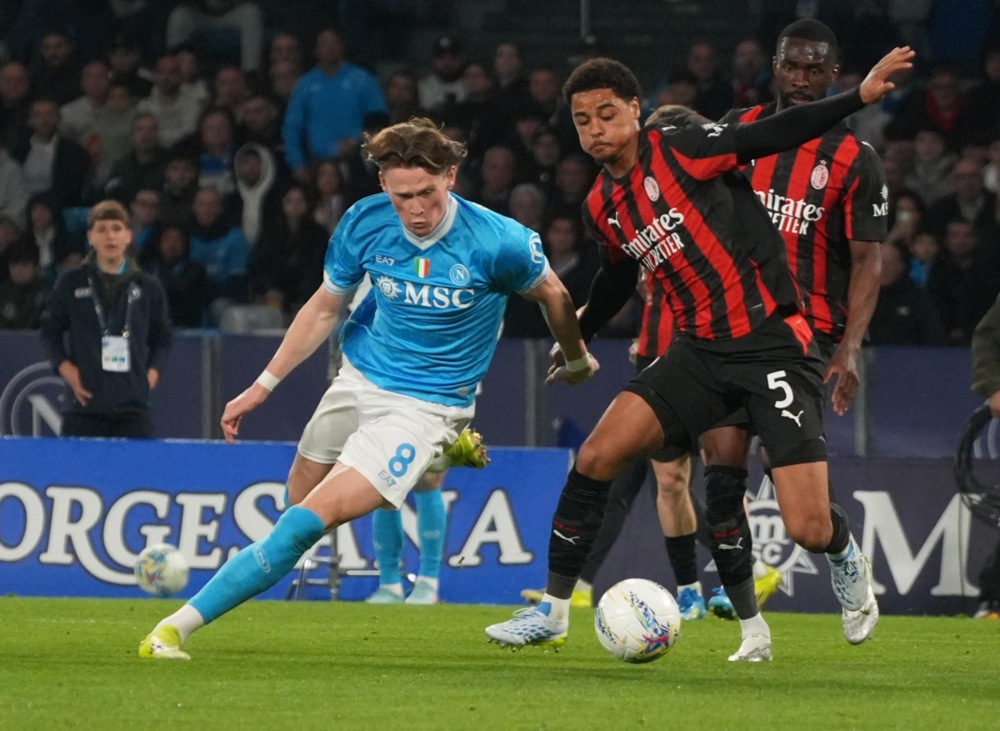 Политано го урна Милан, Наполи е втор – Елмас доби неколку минути! (ВИДЕО)