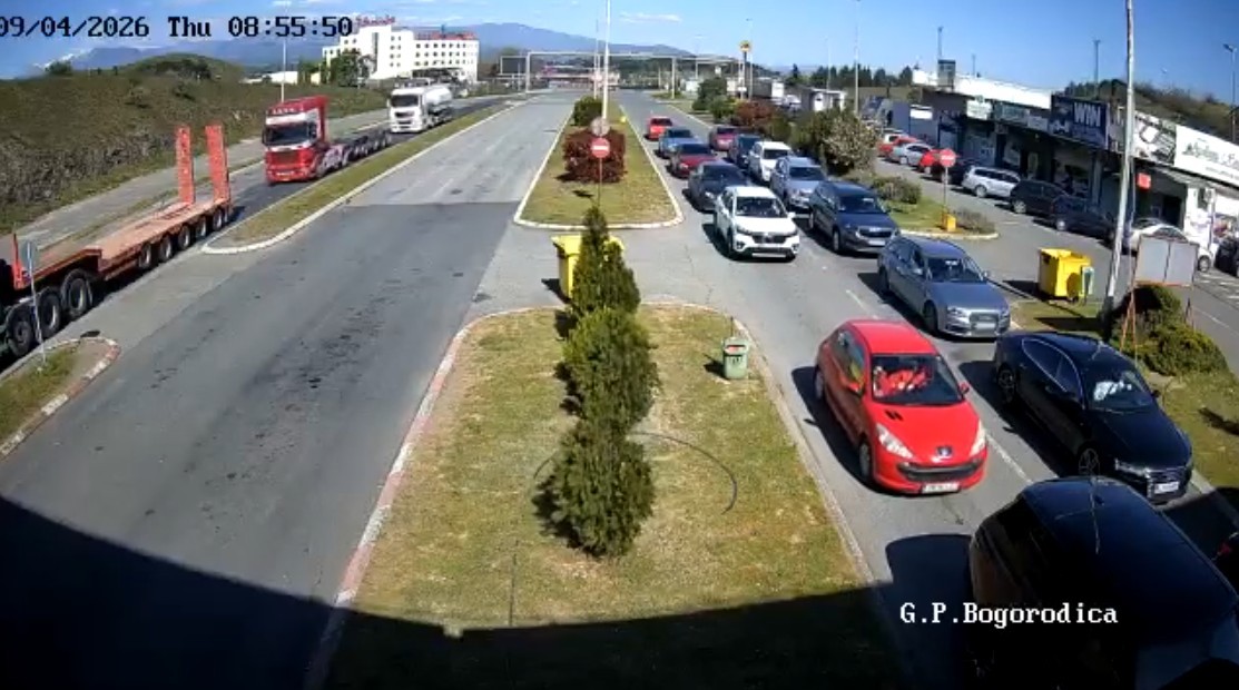 ПОЛИЦАЈЦИТЕ ОД ГРЦИЈА СЕ КРЕНАА НА НОЗЕ ЗАРАДИ ЕЕС: Полицајците не се виновни за она што се случува на влезно-излезните пунктови на Грција