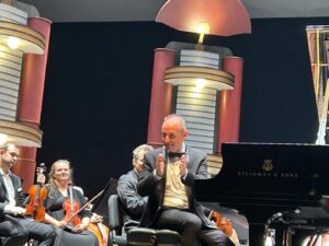 Американско-балканската глобална стопанска комора ја обедини дијаспората со концерт на Симон Трпчески во Флорида