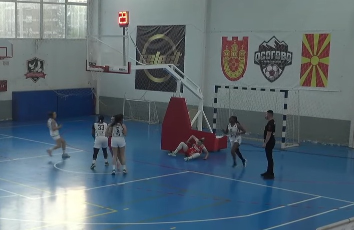 Судија пријавил дека му украле пари на меч од женската елита!