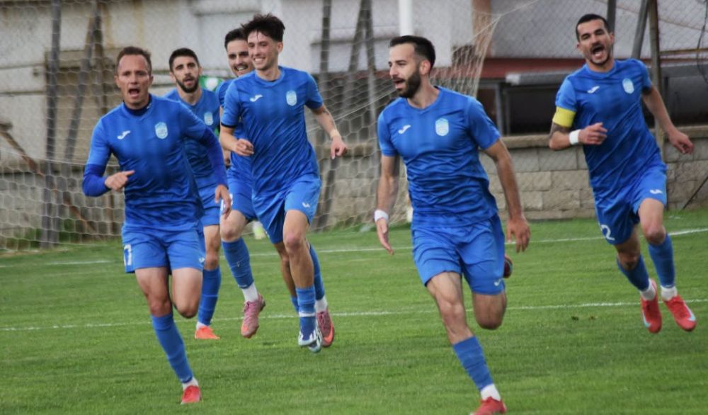 Победи на фаворитите во Втората лига!