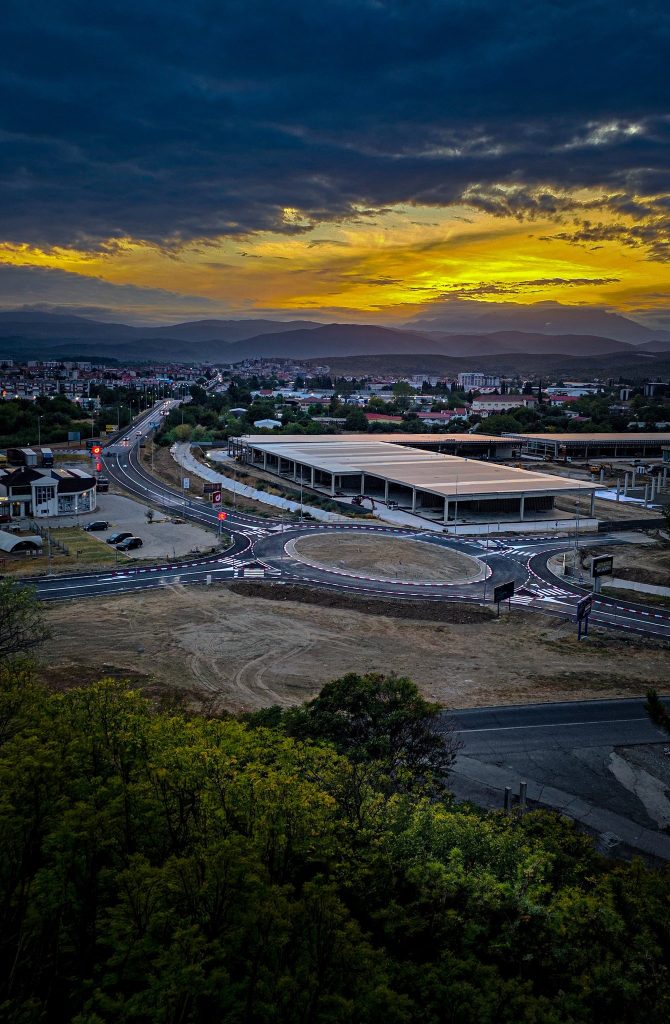 Отуѓување на две градежни парцели за лесна индустрија и за стоваришта, складови и отпади во општина Гевгелија