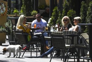 Откажувањето од цигари кај жените е потешко, науката открива дека никотинските ќесички го помагаат процесот на откажување