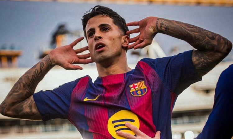 Барселона преговара за трансферот на Жоао Кансело