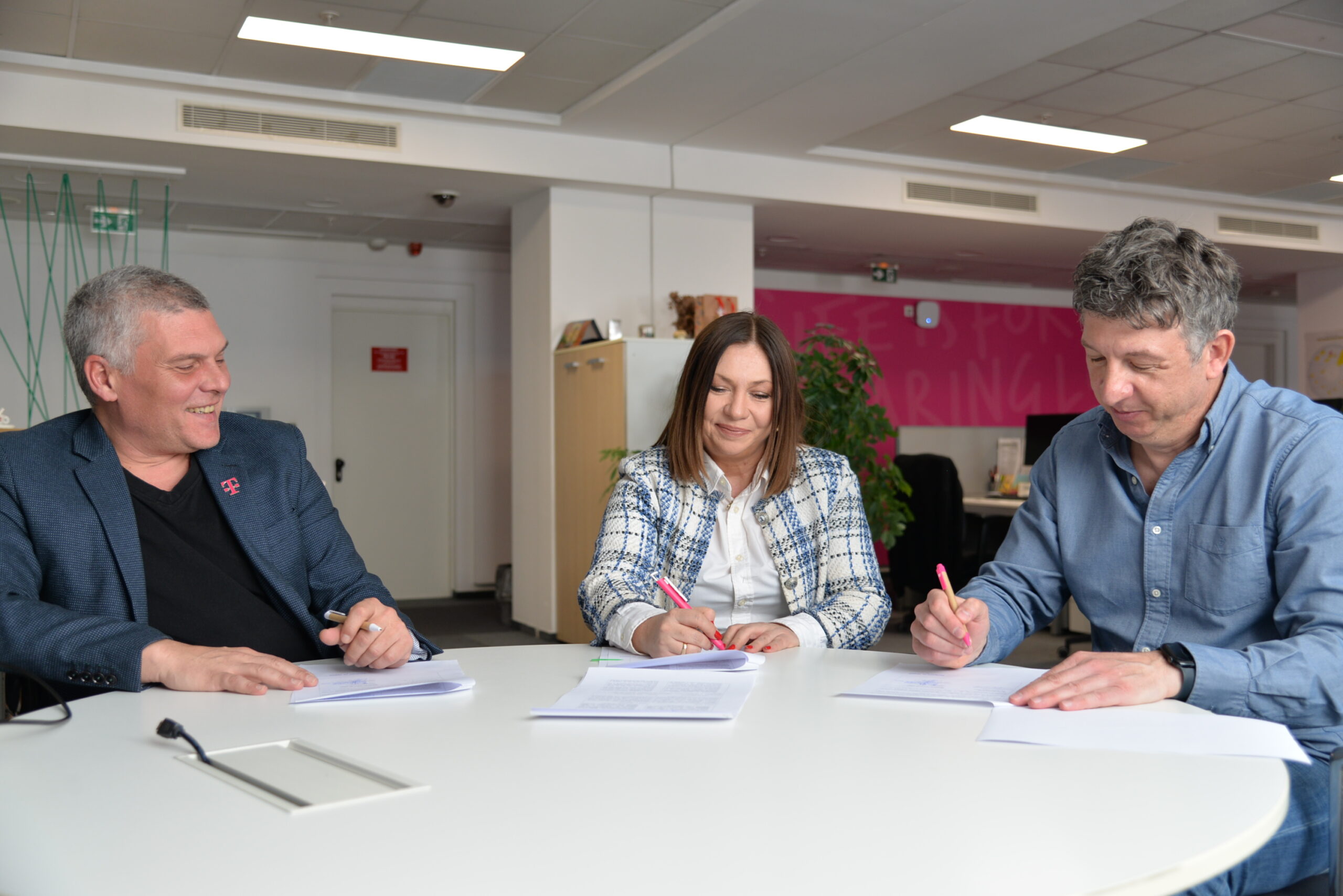 Македонски Телеком и „Михајло Пупин“ со Меморандум за соработка до нова генерација технолошки професионалци 