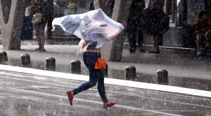 Денеска облачно и врнежливо време, наместа со ветер над 70 km/h