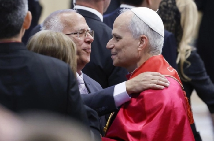 Полицијата на Илиноис добила дојава за бомба во куќата на братот на папата Лав