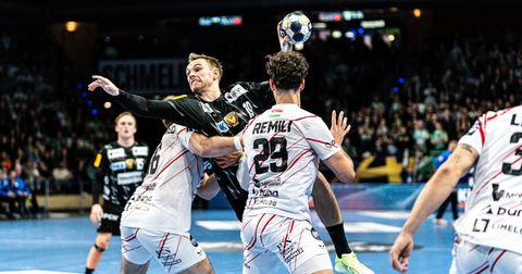 Веспрем се врати од „минус пет“ и патува во Берлин со минимална предност