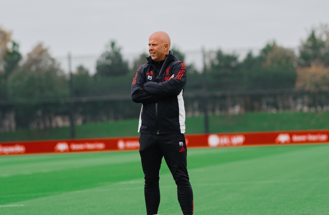 Се огласи Карагер, Слот од Ливерпул може добие отказ само во еден случај