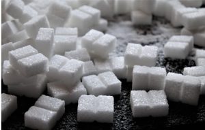 Полошо е од цигарите, а сите го имаме во кујната: Оваа намирница полека ги уништува срцето и коските