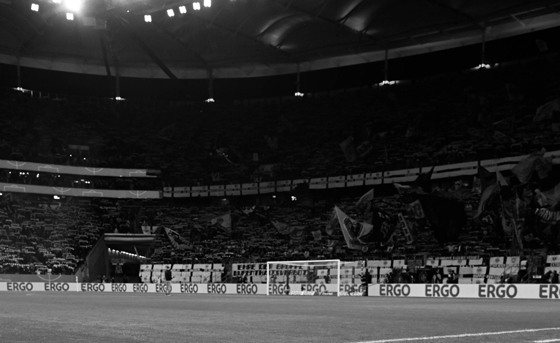 Трагедија: Почина навивач по срцев удар среде натпревар во Бундес лигата (ФОТО)