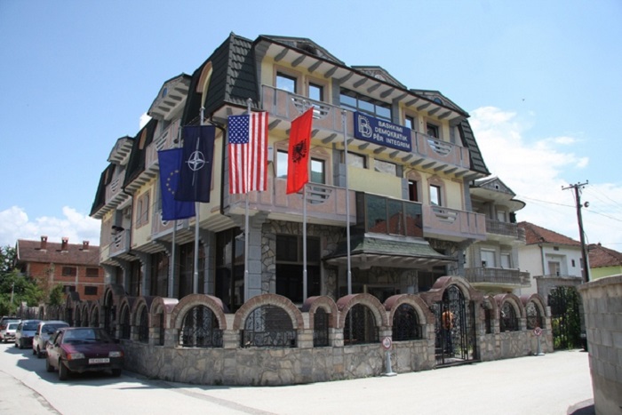 ДУИ: Во обид за пропаганда, пратеник на Вреди сам откри дека Владата го крши Законот за јазиците