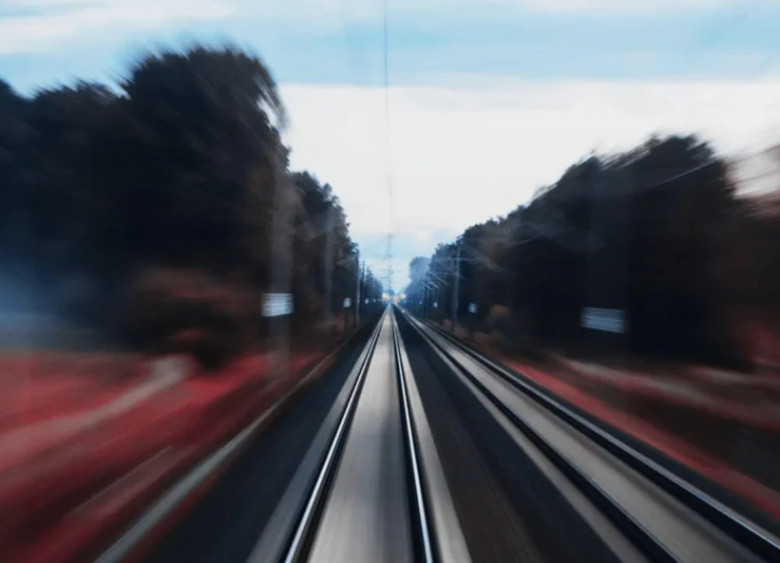 Карта за воз која чини колку пасош