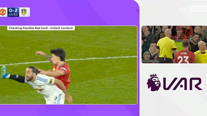 Еве зошто црвениот картон на Лисандро Мартинез е исправна одлука