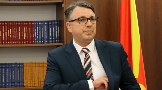 МИНИСТЕРОТ ФИЛКОВ ГО ОБВИНИ СДСМ ДЕКА ЌЕ БИДЕ КРИВ АКО НЕ ДОБИЕМЕ 10 МИЛИОНИ ЕВРА ОД ЕУ ЗА ПРАВОСУДНИ РЕФОРМИ, А СДСМ ОД ЛАНИ ГО ПРАШУВА КАЈ СЕ ЗАКОНИТЕ