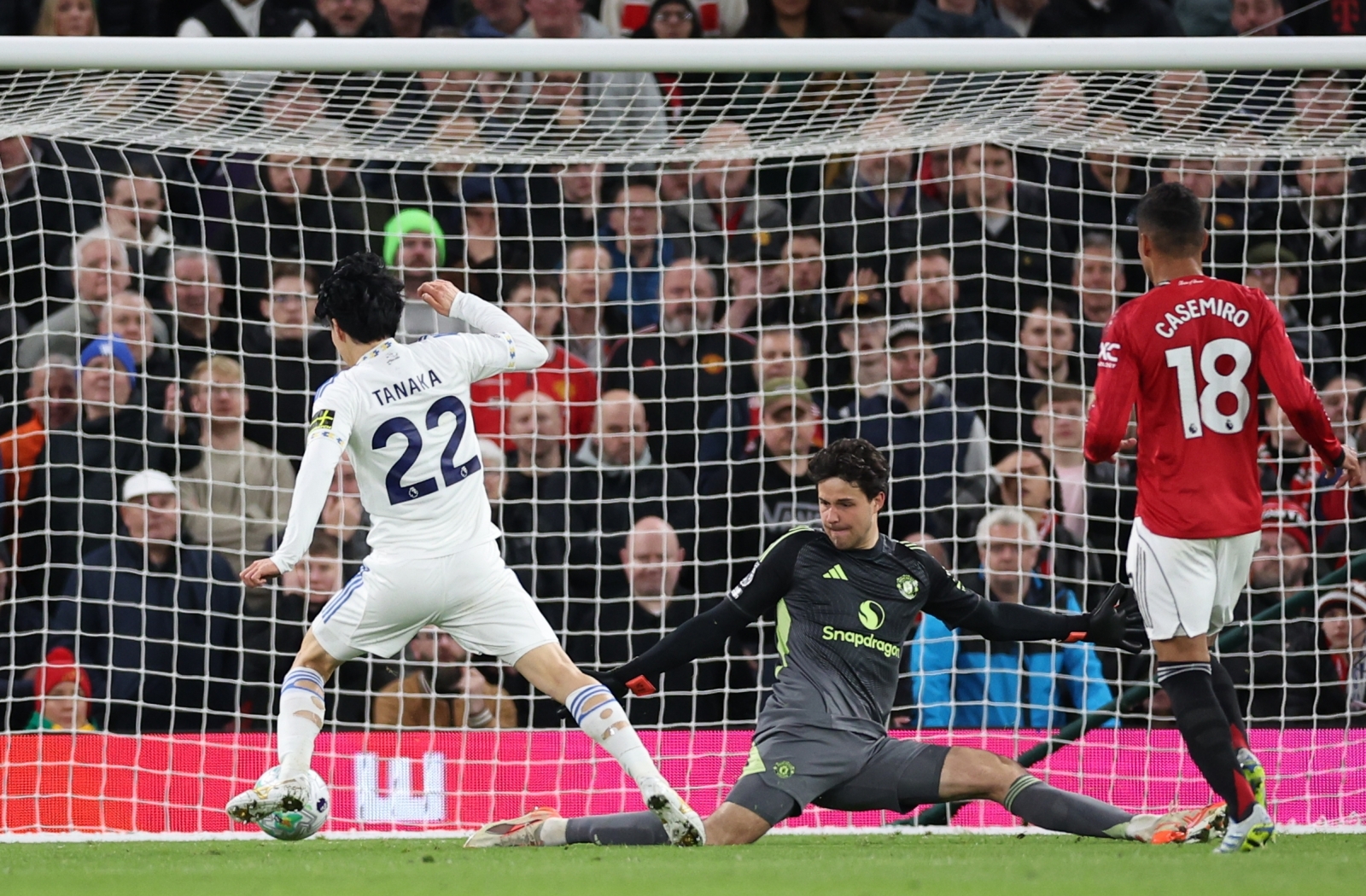 Шок на Олд Трафорд: Лидс ги однесе бодовите (ВИДЕО)