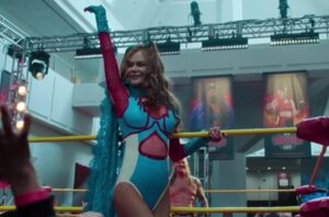 (ВИДЕО) Херојски чекор – Никол Кидман целосно професионална на снимањето на серијата „Марго има проблеми со пари“: На снимањето пристигнала од болница