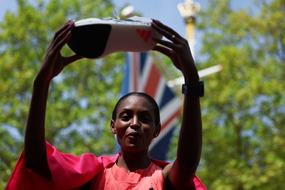 Историска маратонска трка во Лондон, падна рекордот во машка и женска конкуренција