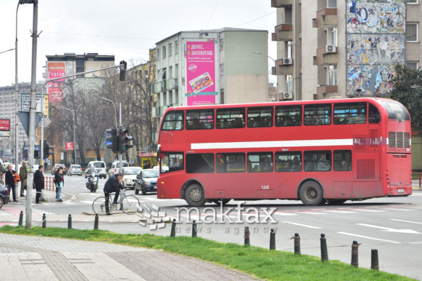 84-годишна скопјанка паднала во автобус: со тешки повреди е пренесена во болница