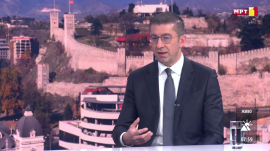 Микцоски смета дека на младите треба „да им заигра стомакот“ за Македонија, за критичарите вели дека се „исплакнати“