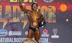 (ФОТО) Покрај глумата – Тој го освојува и светот на бодибилдингот: Вонбрачниот син на Шварценегер победил на натпревар во Калифорнија