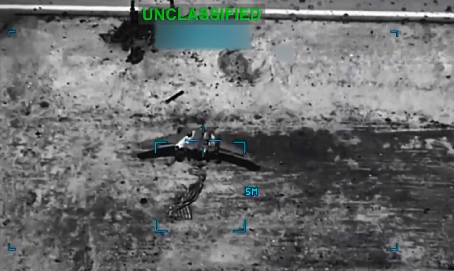 Потрага по пилотот на соборениот американски авион во Иран