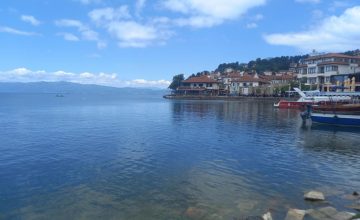 Променливо облачно со сончеви периоди