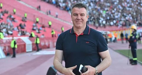 „Делиите“ никогаш не го забораваат капитенот: Овации за Митко Стојковски на белградското дерби (ВИДЕО)