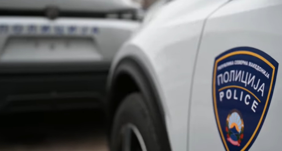 Двајца работници извлечени од урнатините во Кисела Вода, се прави сè за спас на третиот