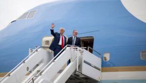 Стармер го критикуваше Трамп за Иран: Цивилите веќе претрпеа „неизмерлива штета“