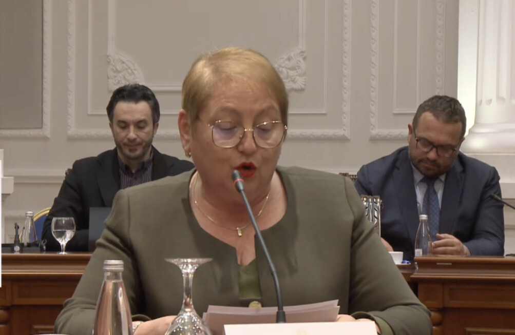 Автономијата на универзитетите не е загрозена, вонредно студирање ќе има, а во академијата нема да се вработуваат само деца на богати, рече Јаневска