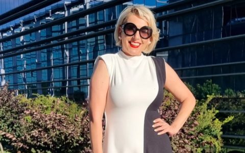 „Среќен пат и мирно небо“  – Татјана Лазаревска ја испрати мајка и на аеродромот во Мелбурн, а еве кога се враќа и таа во Македонија