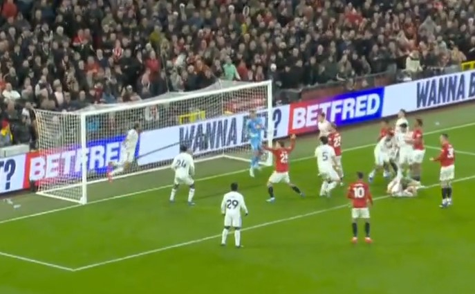 Јуначка игра на Доминик Калверт Луин на гол линија