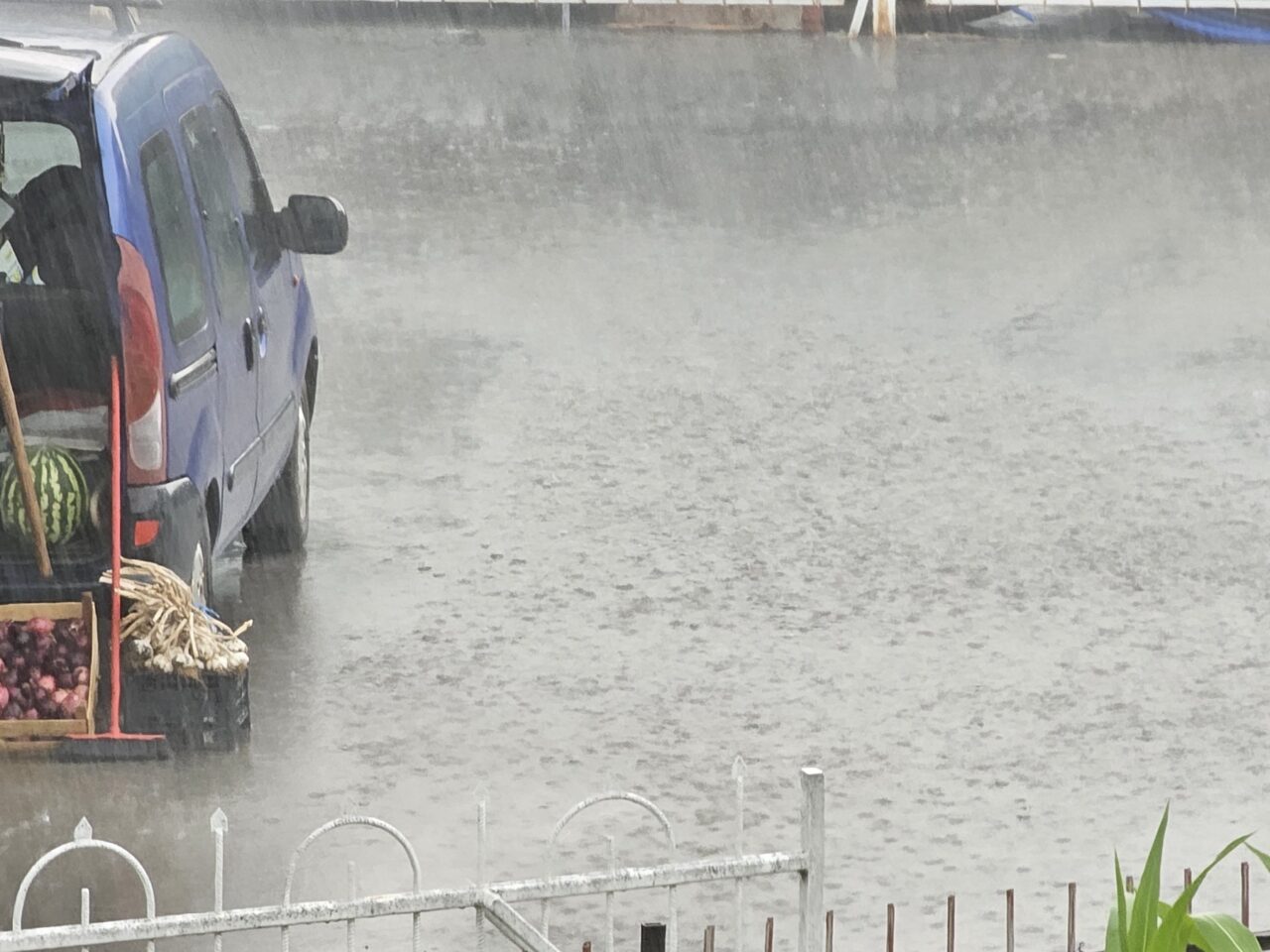 ДОЖДЛИВО ВРЕМЕ, НО И ТЕМПЕРАТУРИ ДО 25 СТЕПЕНИ – Синоптичарите објавија четиридневна прогноза