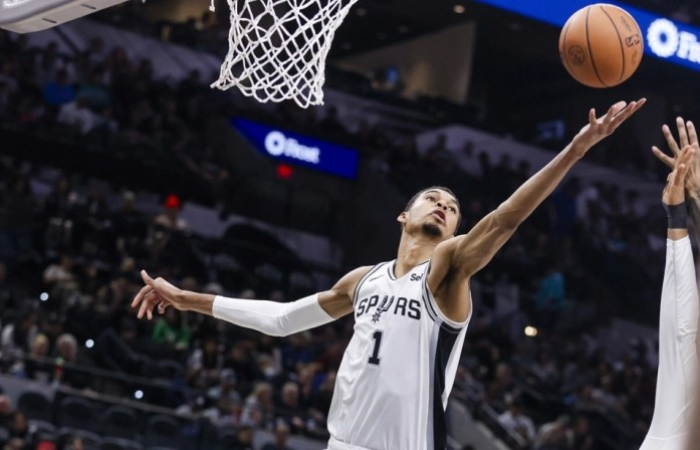 Сан Антонио во серија од 10 победи