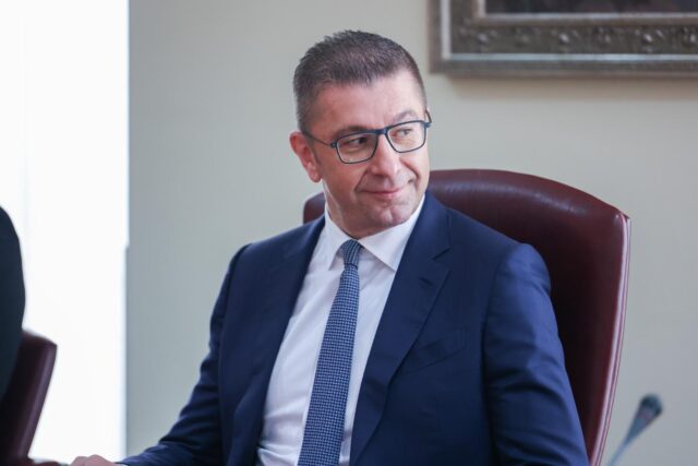 Мицкоски за Груевски: Уште ли со тоа прашање, нема да се повторувам…