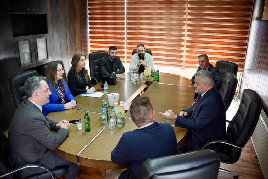 Алиу: Вработените во „Комуналец“ Гостивар по 13 години добиваат здравствено осигурување, исправивме долгогодишна системска неправда