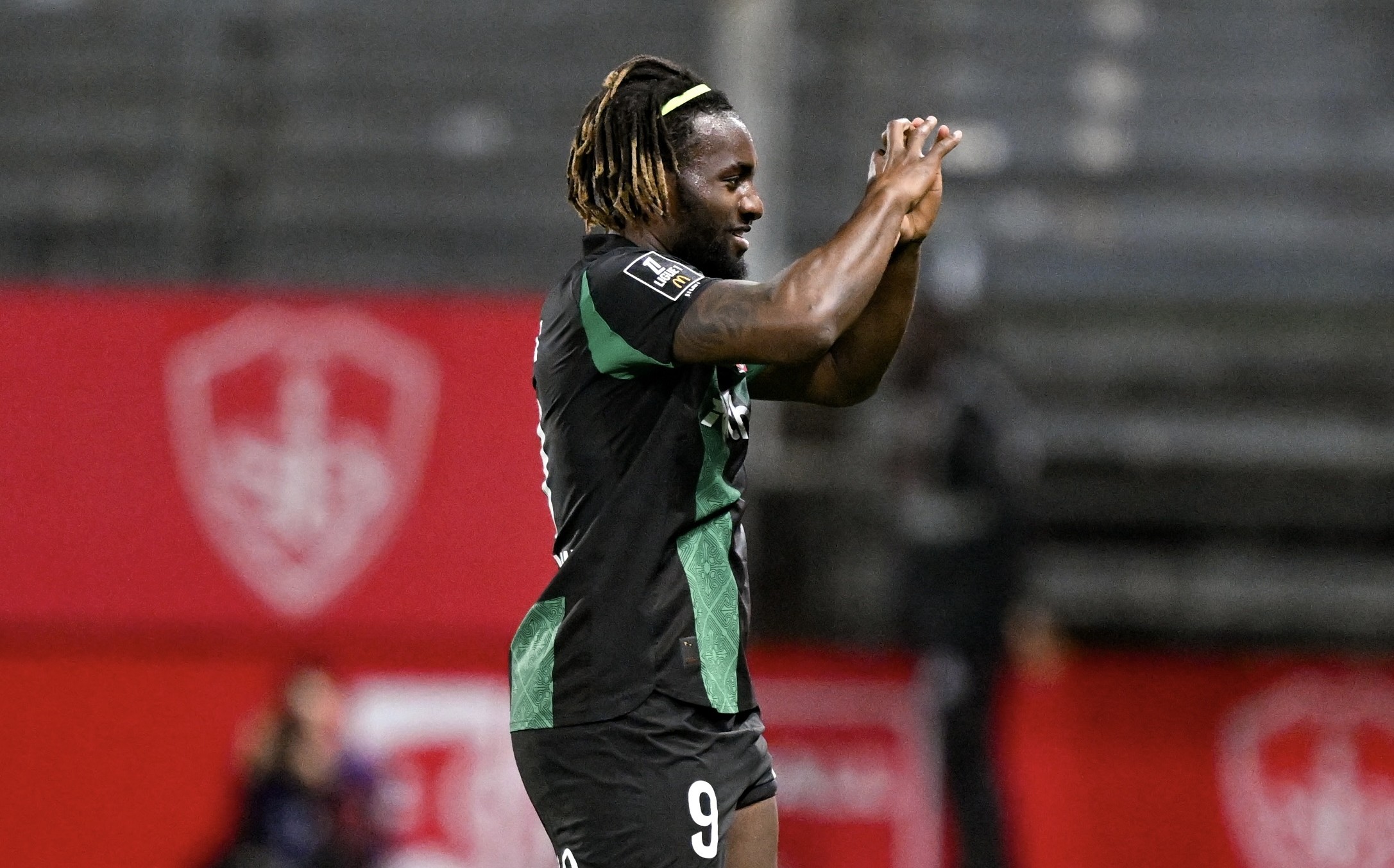 Ленс се врати од 3-0 против Брест и одигра херојско реми